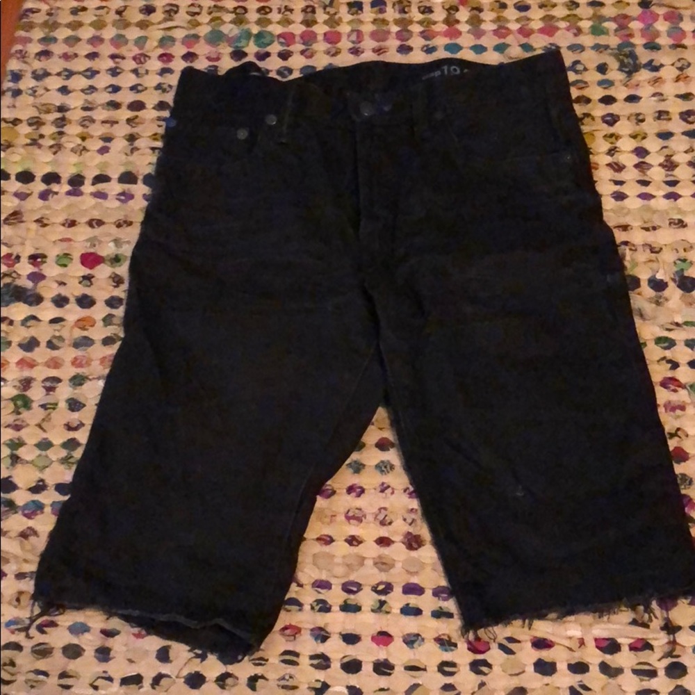 Men’s black GAP shorts